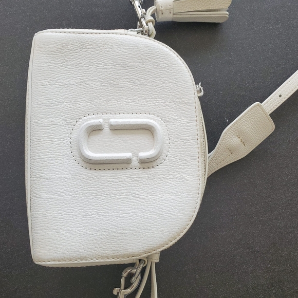MARC JACOBS White Shutter Leather Crossbody - Picture 4 of 14